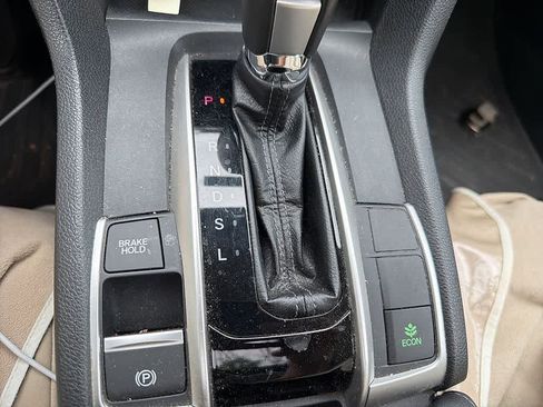 Used 2017 Honda Civic Touring image 11