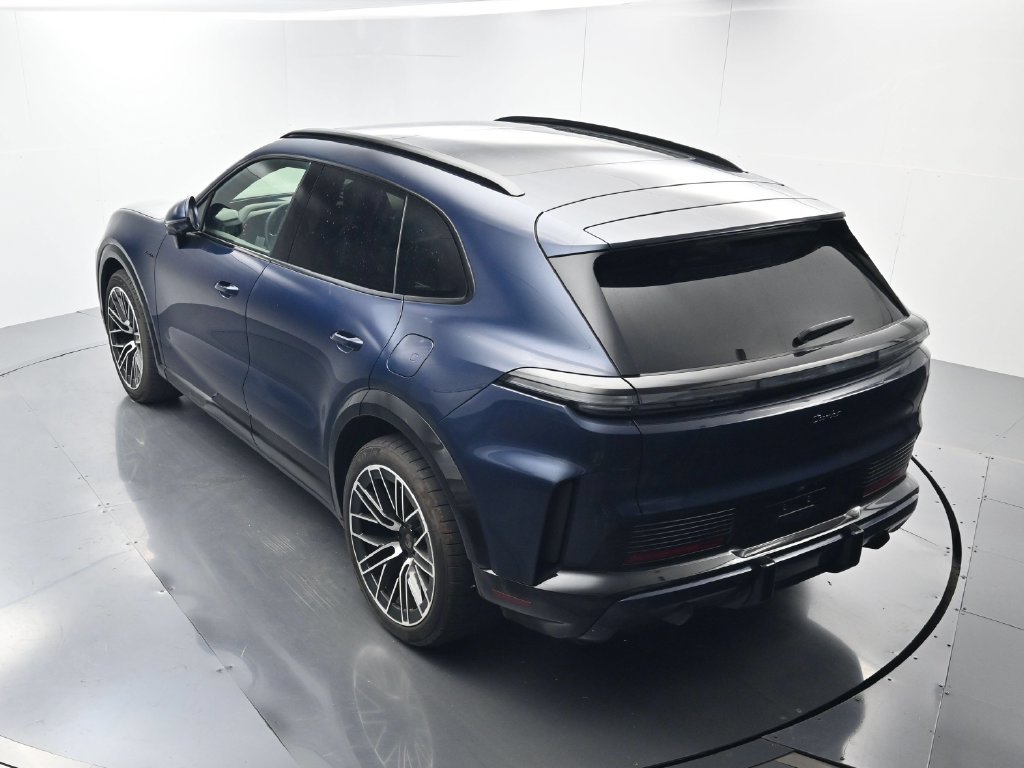 Certified 2026 Porsche Cayenne Turbo AWD/4WD image 36