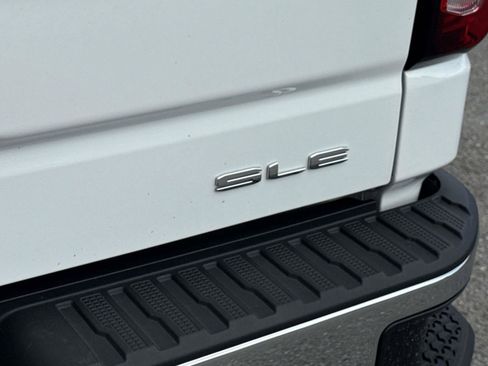 Used 2024 GMC Sierra 1500 SLE AWD/4WD image 11