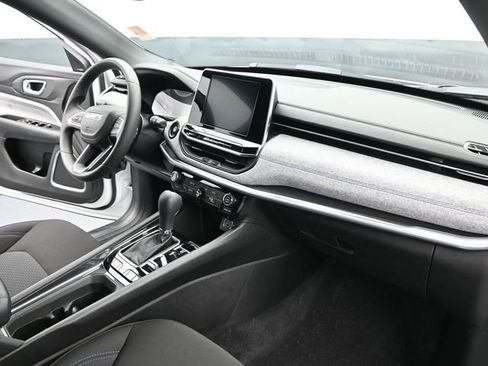 Used 2025 Jeep Compass Sport AWD/4WD image 12