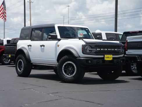 Certified 2023 Ford Bronco Badlands w/ Sasquatch Package AWD/4WD image 2