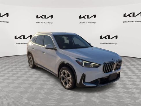Used 2025 BMW X1 xDrive28i AWD/4WD image 3