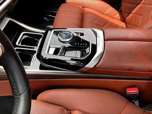 Used 2023 BMW 740i w/ Parking Assistance Package RWD image 18
