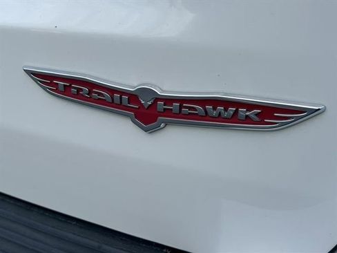 Used 2017 Jeep Grand Cherokee Trailhawk w/ Trailhawk Luxury Group image 8