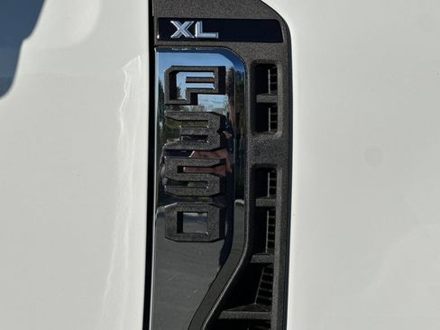 New 2026 Ford F350 XL w/ XL Chrome Package AWD/4WD image 27
