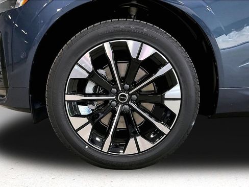 New 2026 Volvo XC60 B5 Plus w/ Protection Package Premier AWD/4WD image 13