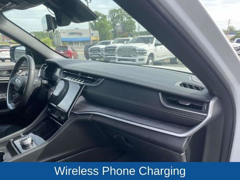 Certified 2024 Jeep Grand Cherokee L Limited w/ Luxury Tech Group II image 15