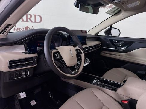 New 2026 Lincoln Corsair Premiere image 9