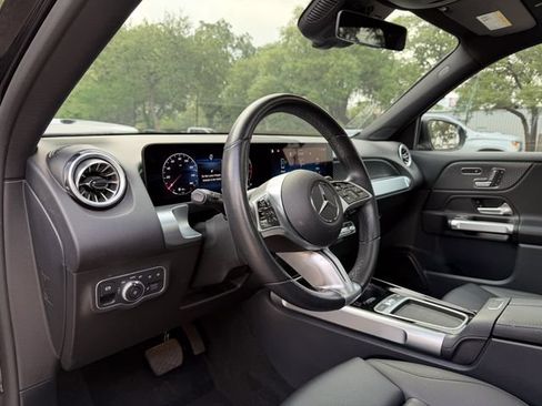Used 2025 Mercedes-Benz GLB 250 image 8
