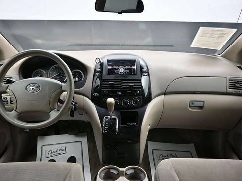 Used 2005 Toyota Sienna LE w/ LE Pkg 2 FWD image 12
