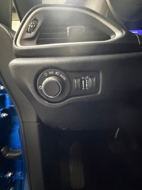 New 2027 Chrysler Pacifica Select AWD/4WD image 23