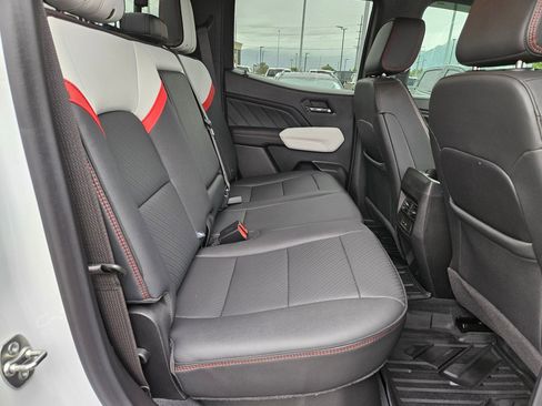 Used 2024 GMC Canyon AT4X AWD/4WD image 31
