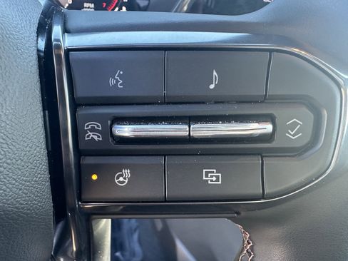 Used 2025 GMC Canyon AT4 w/ Nightfall Edition image 17