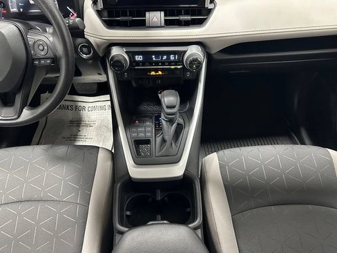 Used 2025 Toyota RAV4 XLE AWD/4WD image 37