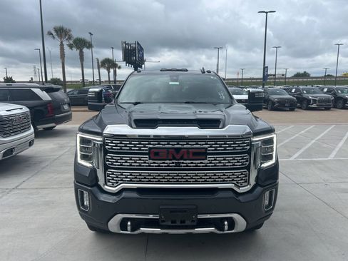 Used 2021 GMC Sierra 2500 Denali AWD/4WD image 2