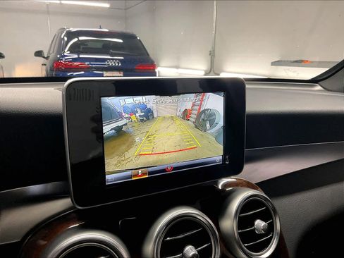 Used 2019 Mercedes-Benz GLC 300 4MATIC image 22