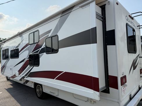 Used 2021 Ford E-450 and Econoline 450 Super Duty w/ Motorhome Prep Package RWD image 31