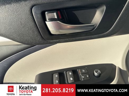 Used 2019 Toyota Highlander XLE image 9