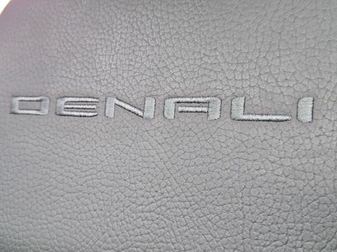Used 2020 GMC Sierra 3500 Denali w/ Denali Ultimate Package image 9