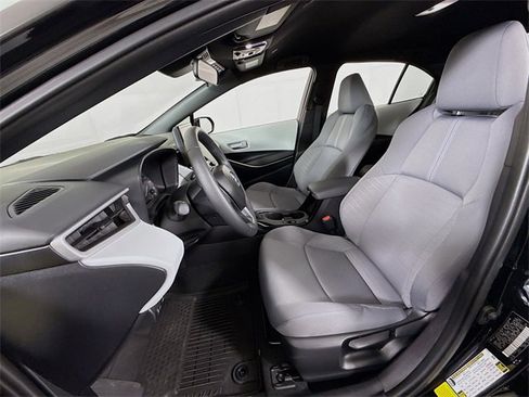 Certified 2025 Toyota Corolla SE image 5