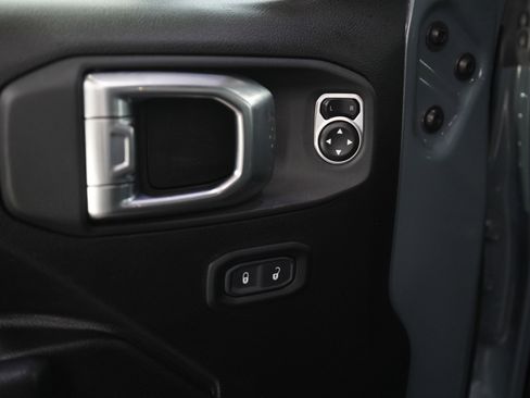 Used 2024 Jeep Wrangler Willys image 19