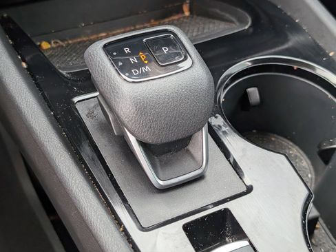 Used 2023 Nissan Rogue SV image 22