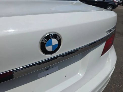 Used 2015 BMW 750Li RWD image 10