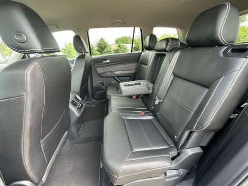 Used 2023 Volkswagen Atlas SE w/ Black Wheel Package AWD/4WD image 17