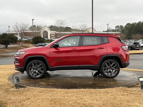 New 2026 Jeep Compass Latitude image 4