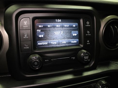 Used 2018 Jeep Wrangler Unlimited Sport S AWD/4WD image 19