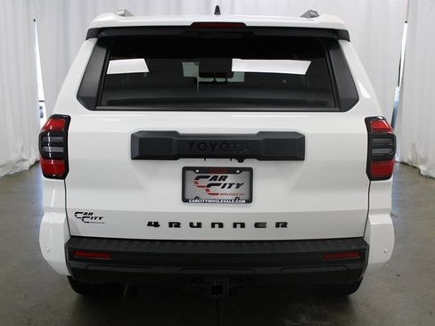 Used 2025 Toyota 4Runner TRD Off-Road Premium image 6