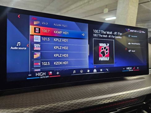 Used 2025 BMW 330i xDrive Sedan w/ M Sport Package AWD/4WD image 16