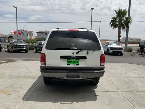 Used 2000 Ford Explorer XLT AWD/4WD image 8