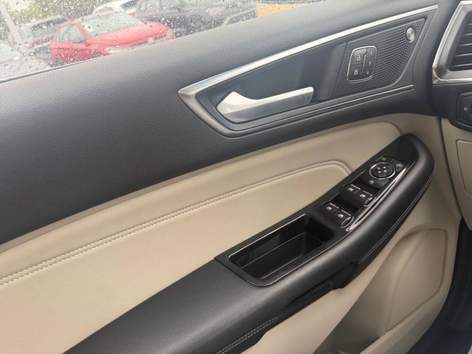 Used 2019 Ford Edge Titanium w/ Cold Weather Package AWD/4WD image 32