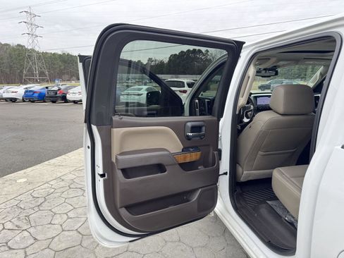 Used 2018 GMC Sierra 1500 SLT w/ SLT Premium Package image 9