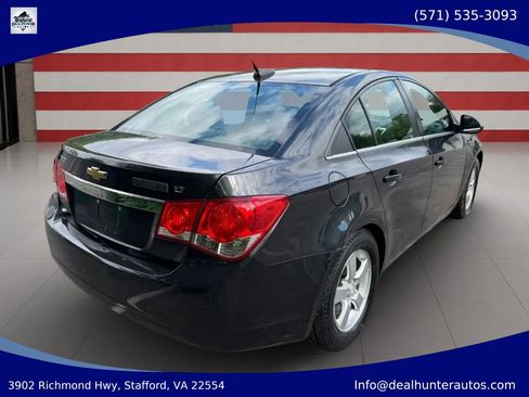 Used 2016 Chevrolet Cruze LT w/ Technology Package FWD image 4