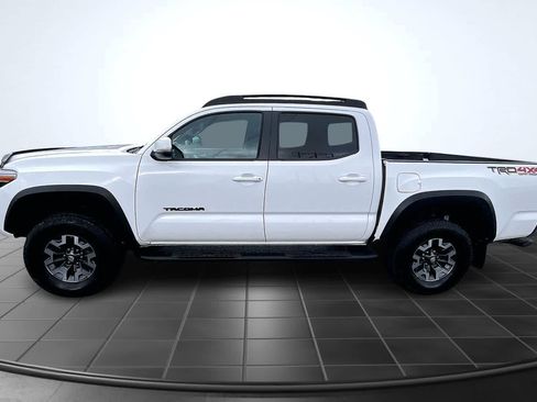 Used 2019 Toyota Tacoma TRD Off-Road image 3