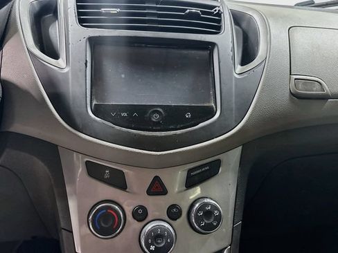 Used 2016 Chevrolet Trax LT w/ LT Convenience Package FWD image 11