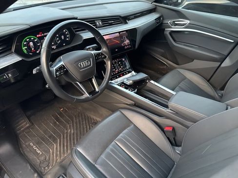 Used 2024 Audi Q8 e-tron Premium Plus image 13