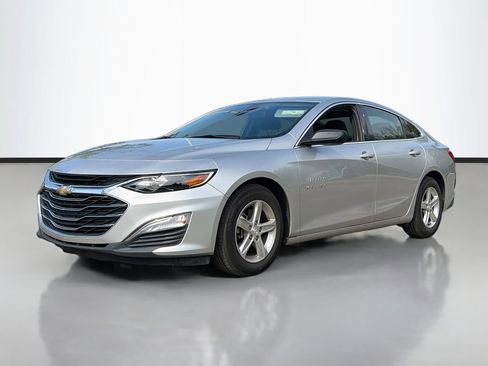 Used 2020 Chevrolet Malibu LS FWD image 2
