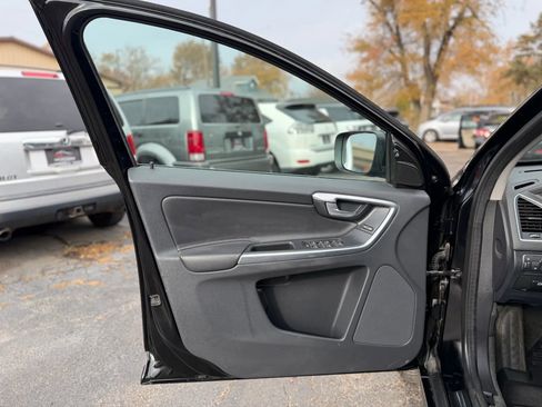 Used 2015 Volvo XC60 T5 image 11