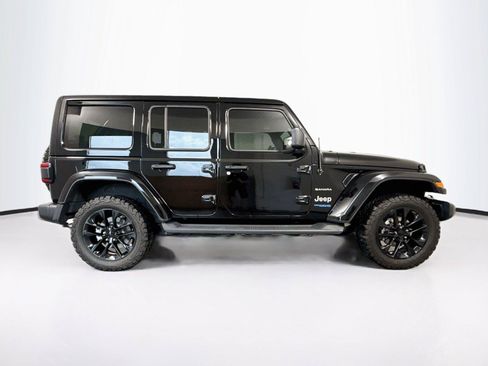 Used 2021 Jeep Wrangler Unlimited Sahara w/ Cold Weather Group AWD/4WD image 6