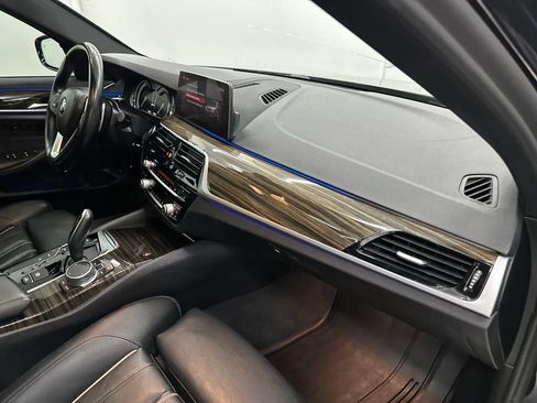 Used 2019 BMW 530e w/ Convenience Package RWD image 33