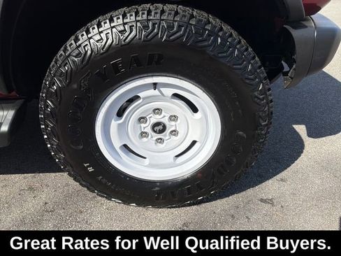 Used 2025 Ford Bronco Heritage Edition AWD/4WD image 26