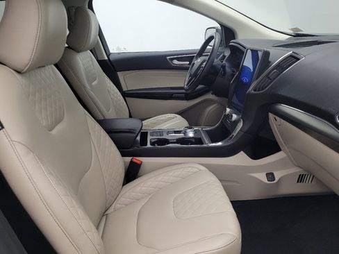 Used 2024 Ford Edge Titanium image 21