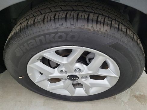 Used 2025 Kia Soul LX w/ LX Technology Package image 31