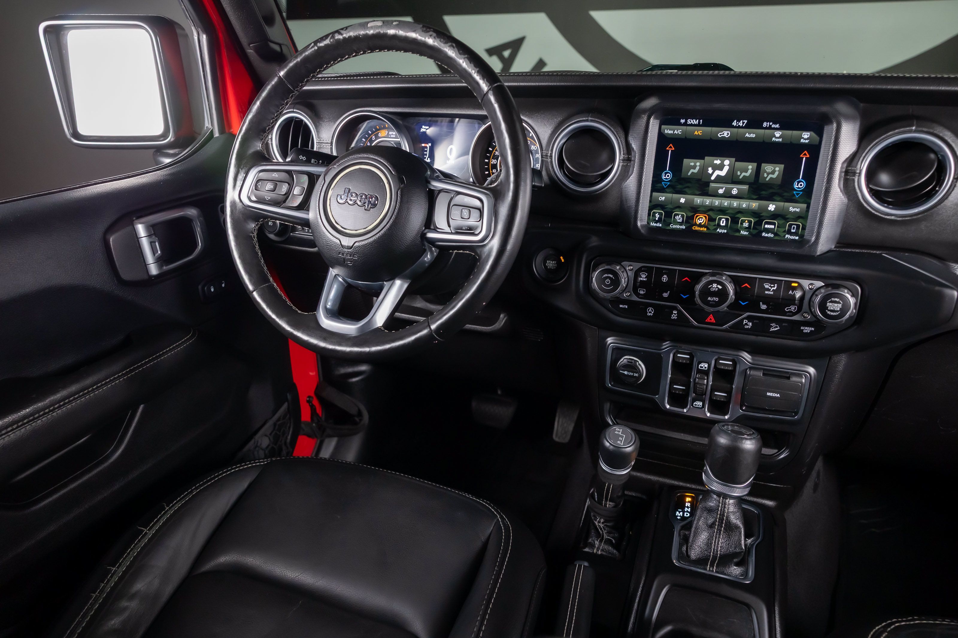 Used 2018 Jeep Wrangler Unlimited Sahara AWD/4WD image 7