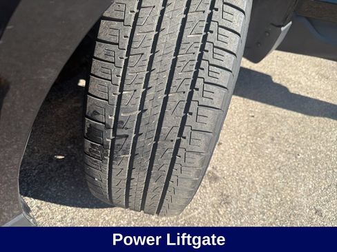 Certified 2018 Ford Edge Titanium AWD/4WD image 11