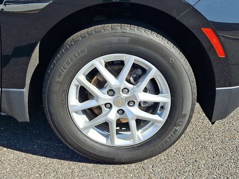 Used 2024 Chevrolet Equinox LT FWD image 11