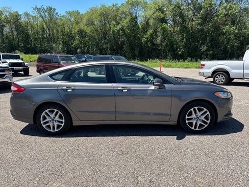 Used 2014 Ford Fusion SE FWD image 11